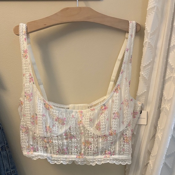 Tops - Floral Lace Crop Top